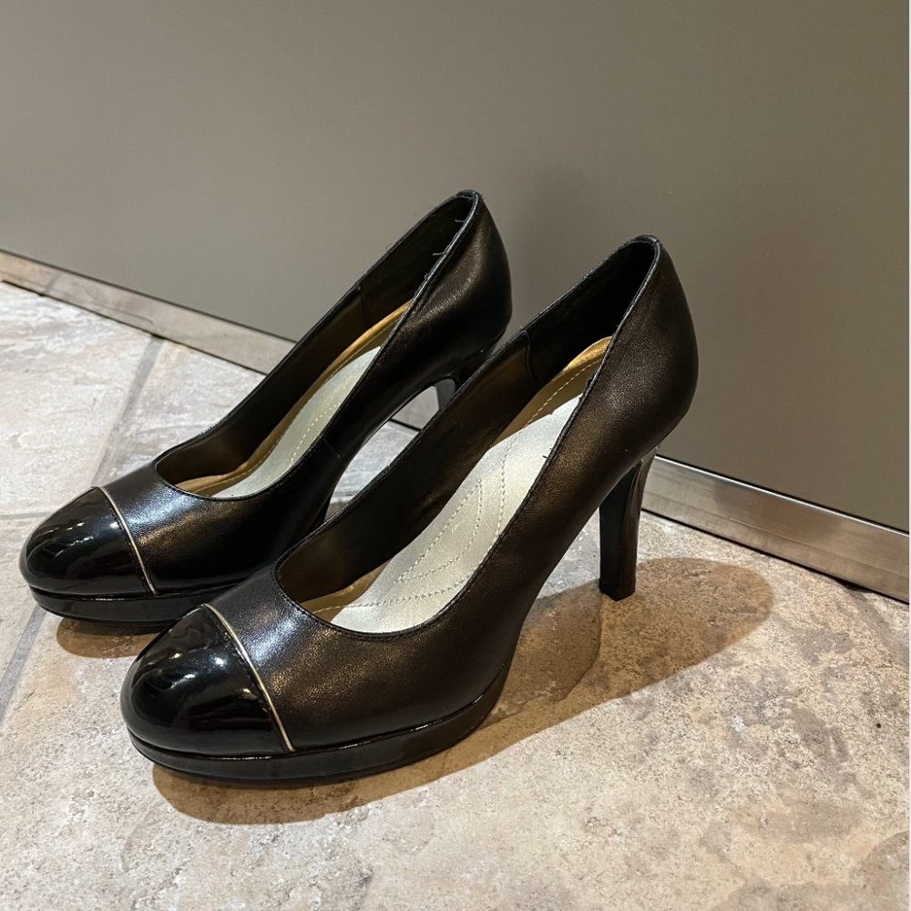 BLACK VINTAGE TAHARI HEELS womens US 6.5